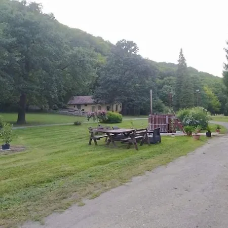 Hamvaskoi Vadaszhaz Pilismarot Exterior photo
